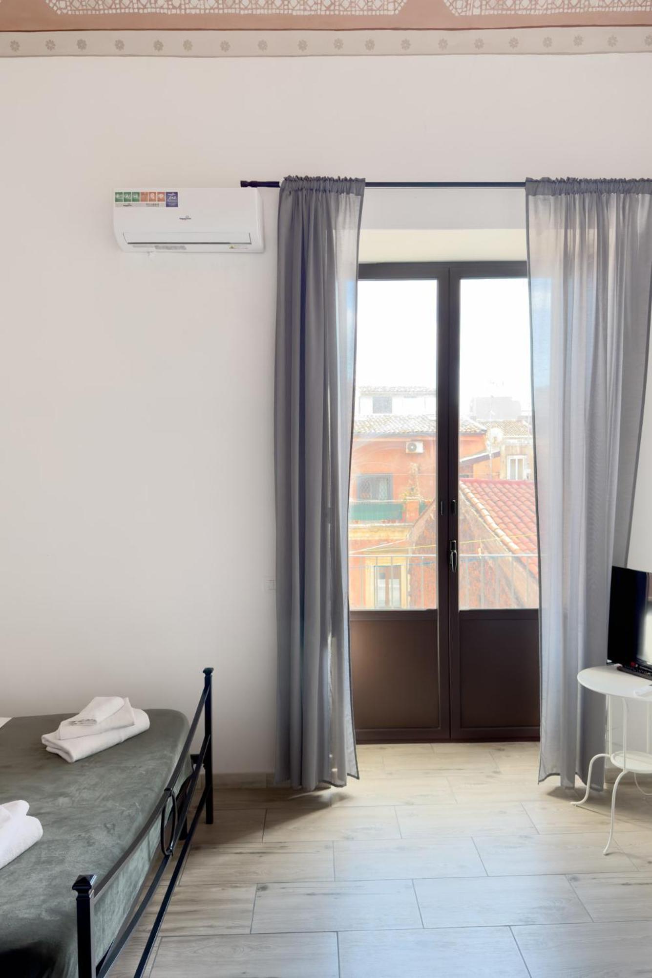 Appartamento Casa L'8 Catania Esterno foto